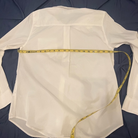 Amazon Essentials Women's Classic-Fit Long-Sleeve Button-Down Poplin Shirt - Picture 8 of 9